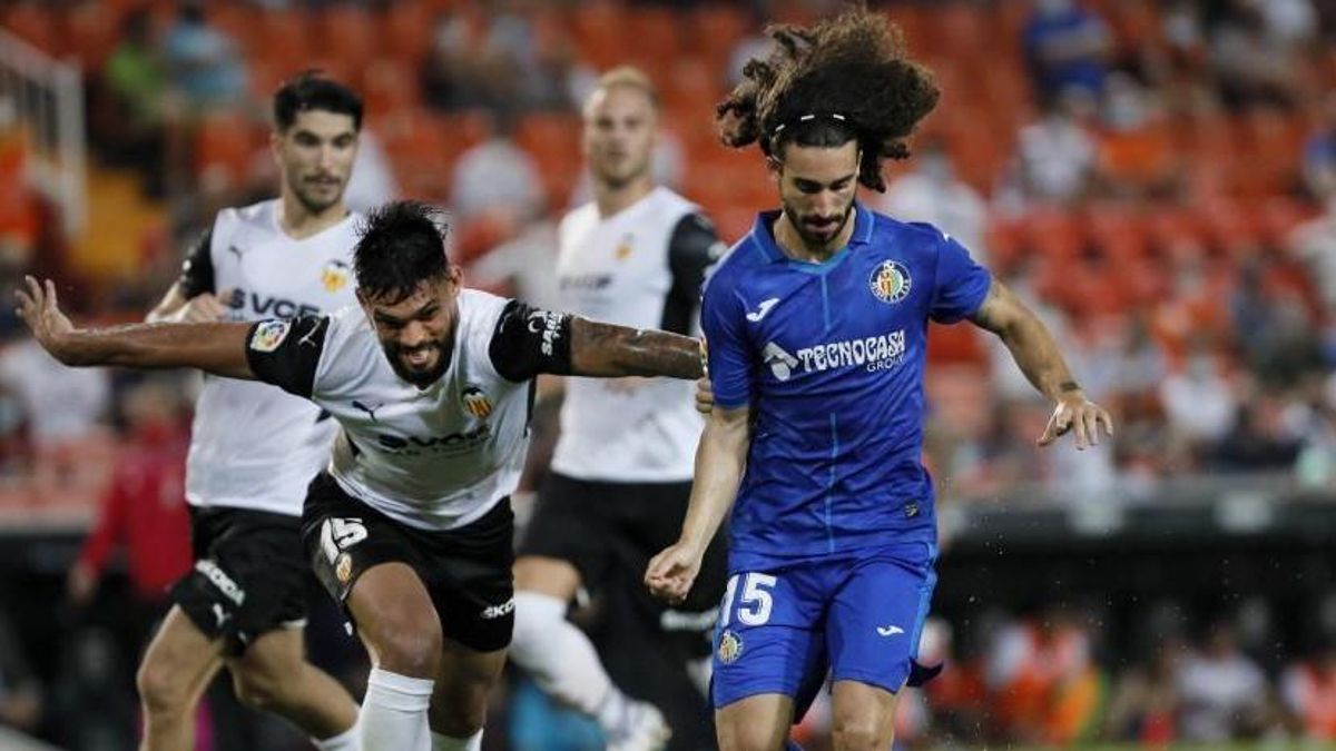 Cucurella, en el partido del Getafe contra el Valencia de la primera jornada. Cucurella, en el partido del Getafe contra el Valencia de la primera jornada.