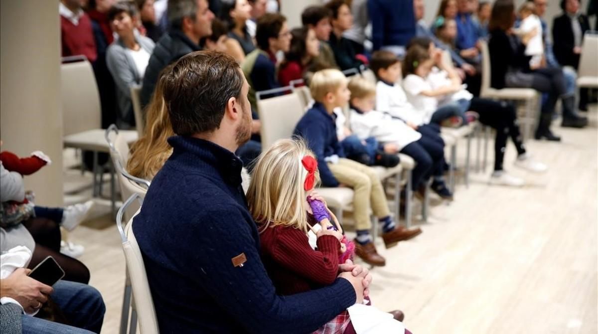 Varios ’Eurobabies’, con sus familias, en el acto celebrado en Madrid con motivo del 30º aniversario del programa Erasmus. Varios ’Eurobabies’, con sus familias, en el acto celebrado en Madrid con motivo del 30º aniversario del programa Erasmus.