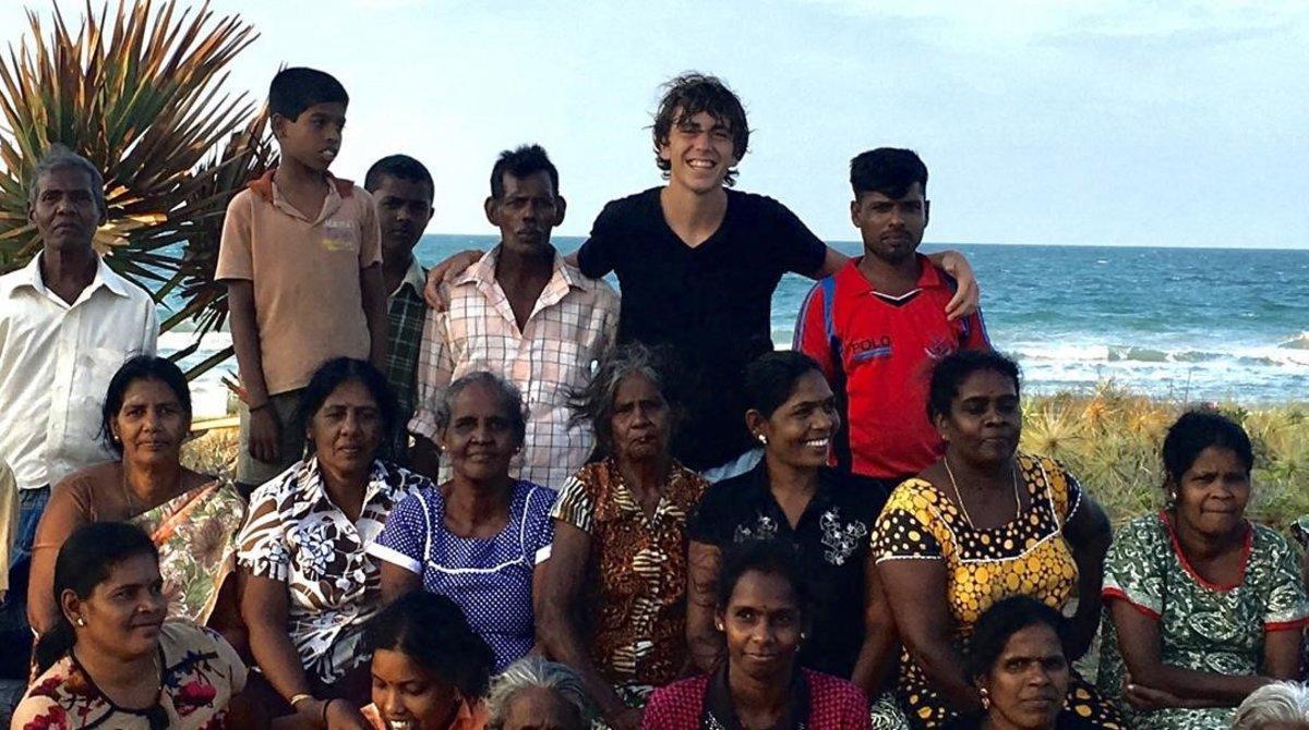 Marcelo Ortega: "Saco kilos de plástico en la costa de Sri Lanka"