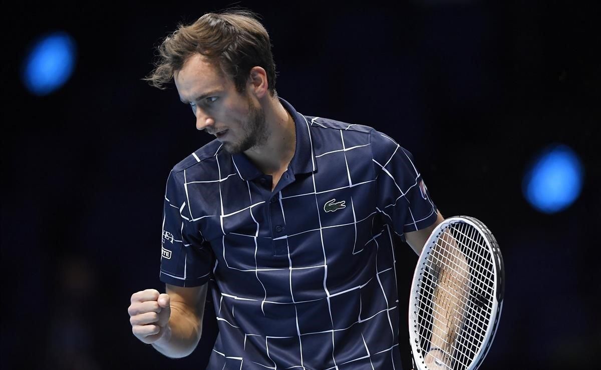 Medvedev celebra un punto en su partido ante Djokovic. Medvedev celebra un punto en su partido ante Djokovic.