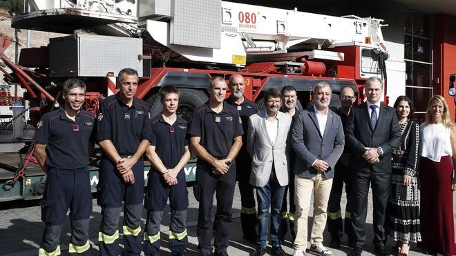 Barcelona cede dos camiones de bomberos a Kiev para retirar escombros y apagar fuegos