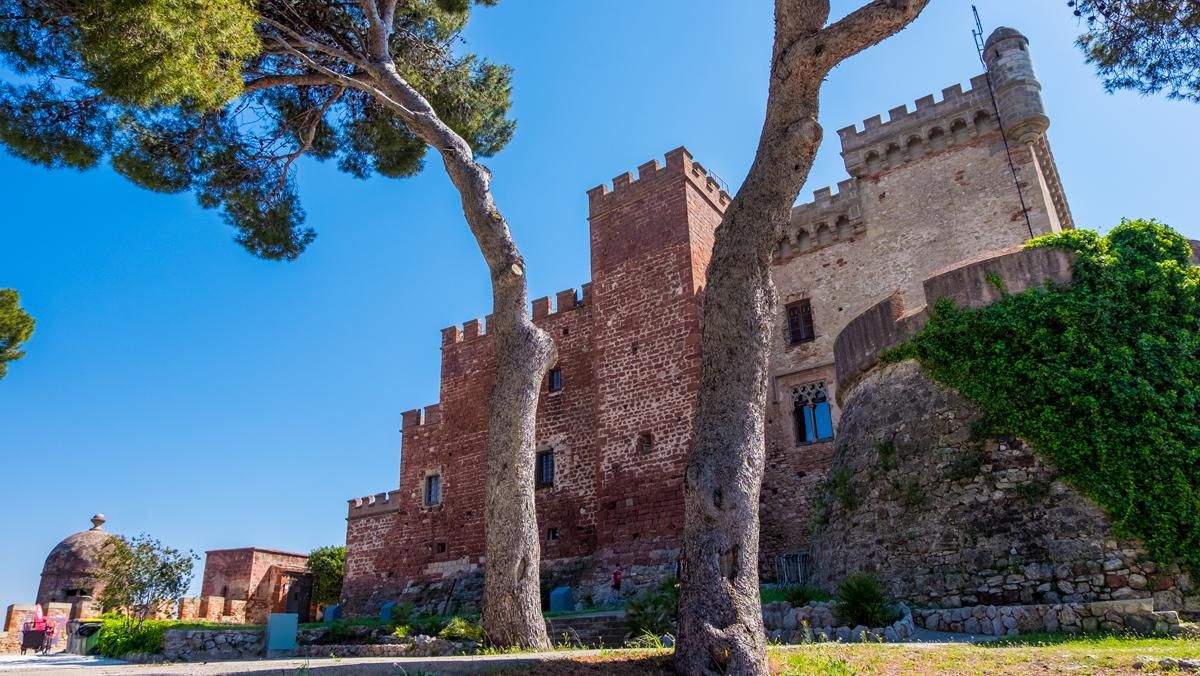 El castell de Castelldefels pren vida El castell de Castelldefels pren vida