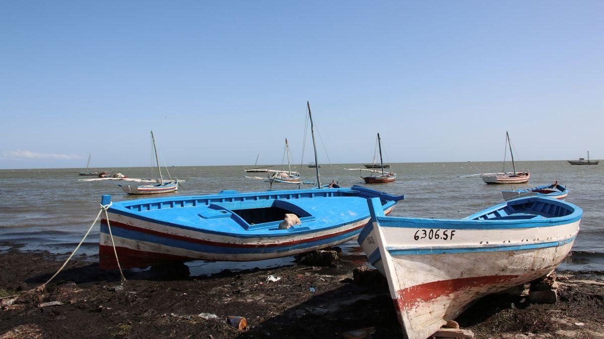Rescaten 98 migrants a prop de la costa tunisiana Rescaten 98 migrants a prop de la costa tunisiana