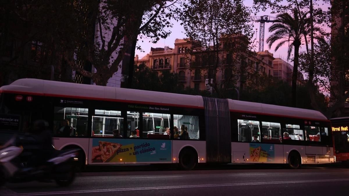 Competència demana a l'AMB que retiri la licitació de 600 milions del servei d'autobusos Competència demana a l'AMB que retiri la licitació de 600 milions del servei d'autobusos