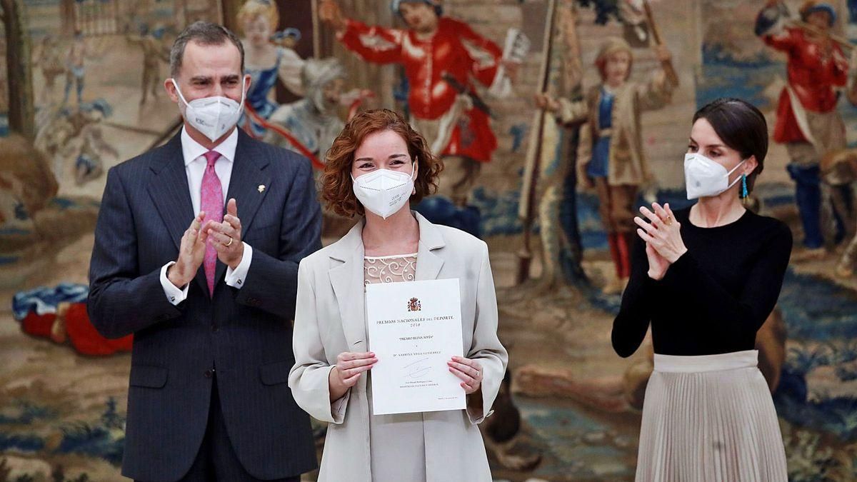 La ajedrecista grancanaria Sabrina Vega recoge su Premio Nacional del Deporte de la mano de los reyes de Espana don Felipe VI y doña Letizia. La ajedrecista grancanaria Sabrina Vega recoge su Premio Nacional del Deporte de la mano de los reyes de Espana don Felipe VI y doña Letizia.