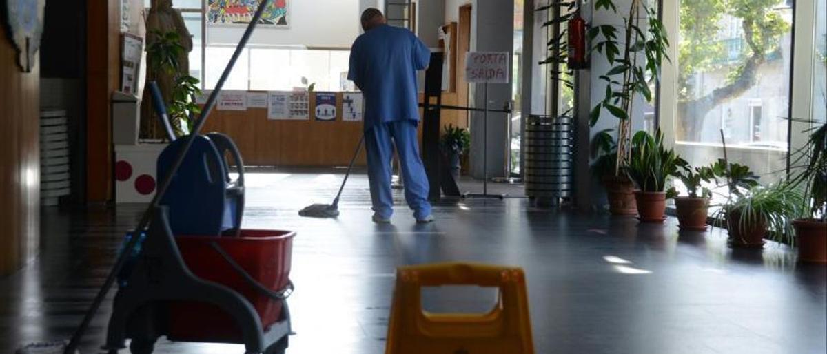 Condenan a un municipio gallego por pagar menos a las limpiadoras que a los barrenderos