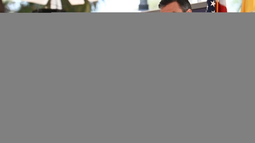 Sánchez critica el embargo de EEUU con Cuba pero pide reformas en la isla - Vimarsana News