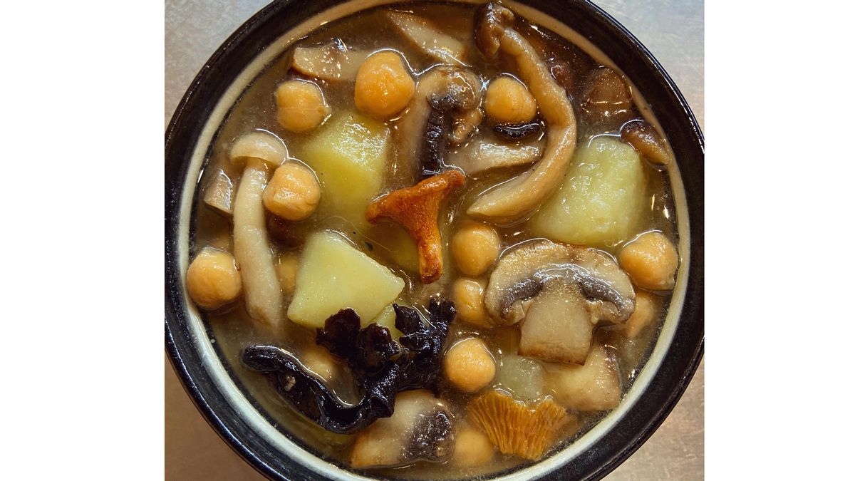 Les Tres a la Cuina: cocina casera ‘take away’. Platos reconocibles y apetitosos en un menú de 10 €. Les Tres a la Cuina: cocina casera ‘take away’. Platos reconocibles y apetitosos en un menú de 10 €.