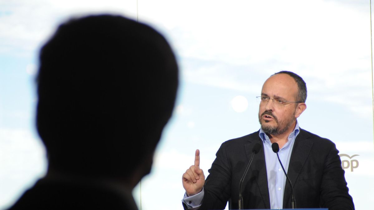Alejandro Fernández, candidato del PP a la presidencia de la Generalitat, en un acto de campaña en Badalona, el 31 de enero. Alejandro Fernández, candidato del PP a la presidencia de la Generalitat, en un acto de campaña en Badalona, el 31 de enero.