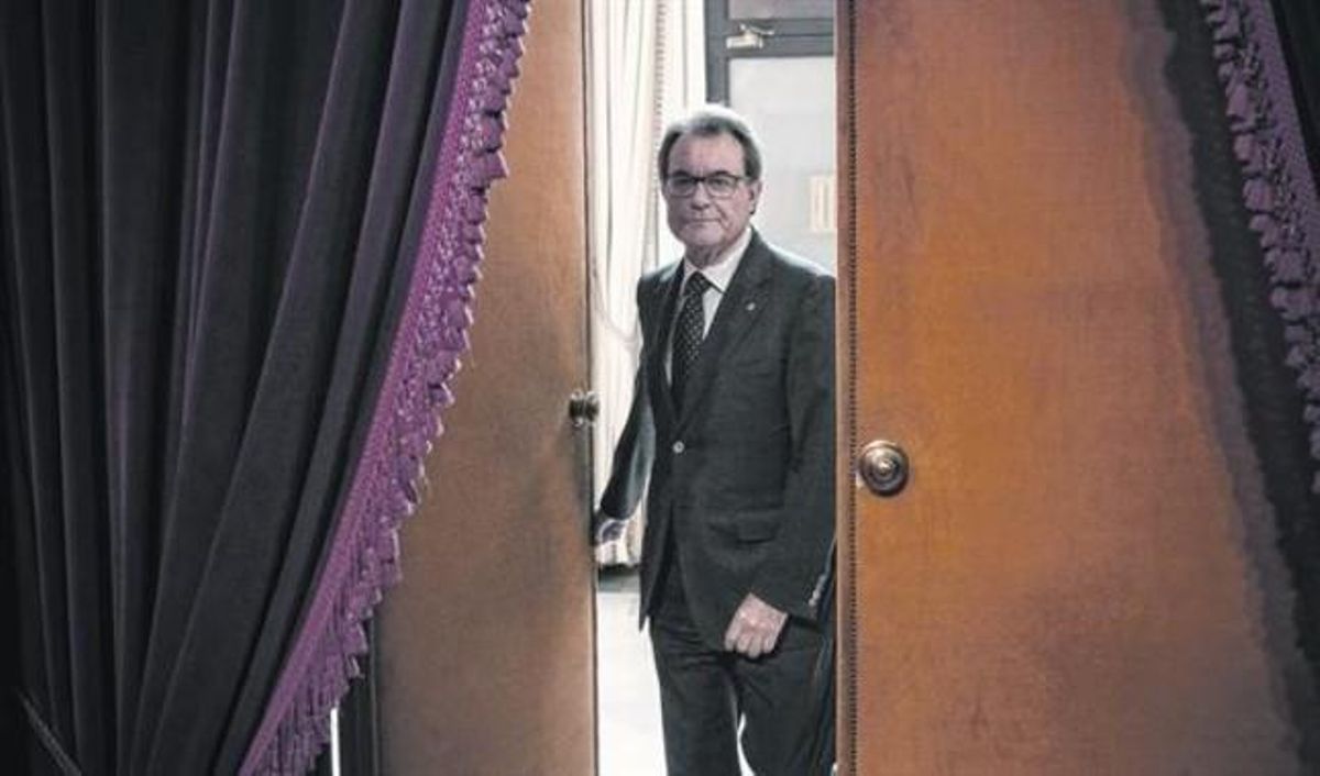 El presidente de la Generalitat, Artur Mas, durante una sesión de control al Govern en el Parlament de Catalunya. El presidente de la Generalitat, Artur Mas, durante una sesión de control al Govern en el Parlament de Catalunya.
