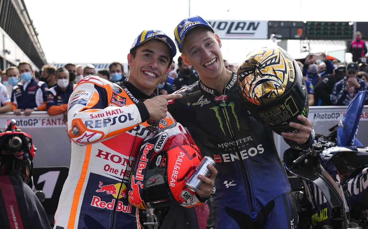 Marc Márquez (Honda) y Fabio Quartararo (Yamaha), felices, hoy, en Misano. Marc Márquez (Honda) y Fabio Quartararo (Yamaha), felices, hoy, en Misano.