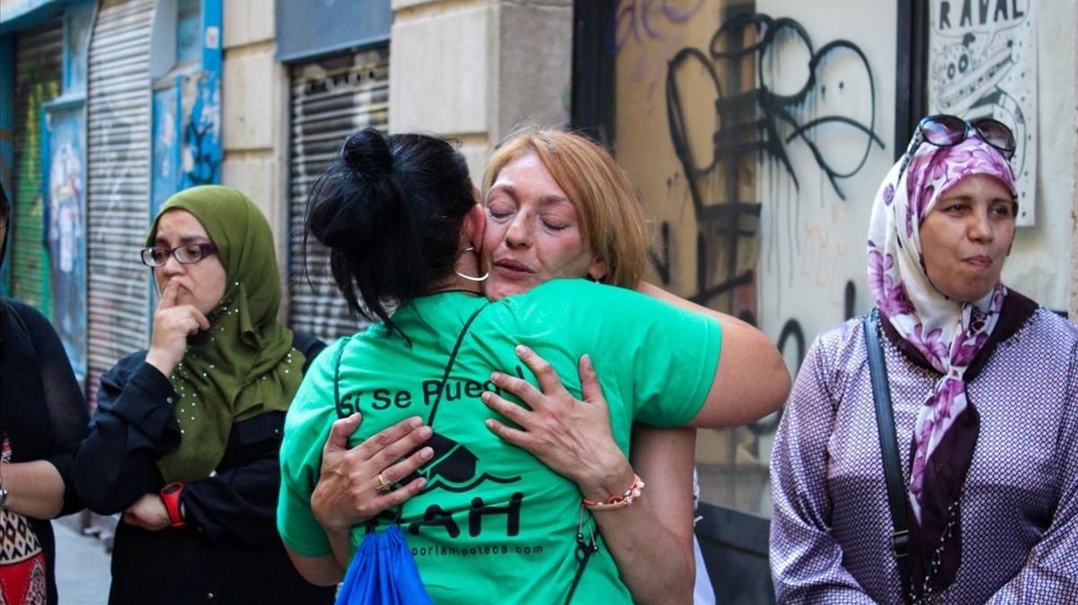 Desahucio en la calle Espalter. En el centro, una de las afectadas, Mari. Desahucio en la calle Espalter. En el centro, una de las afectadas, Mari.