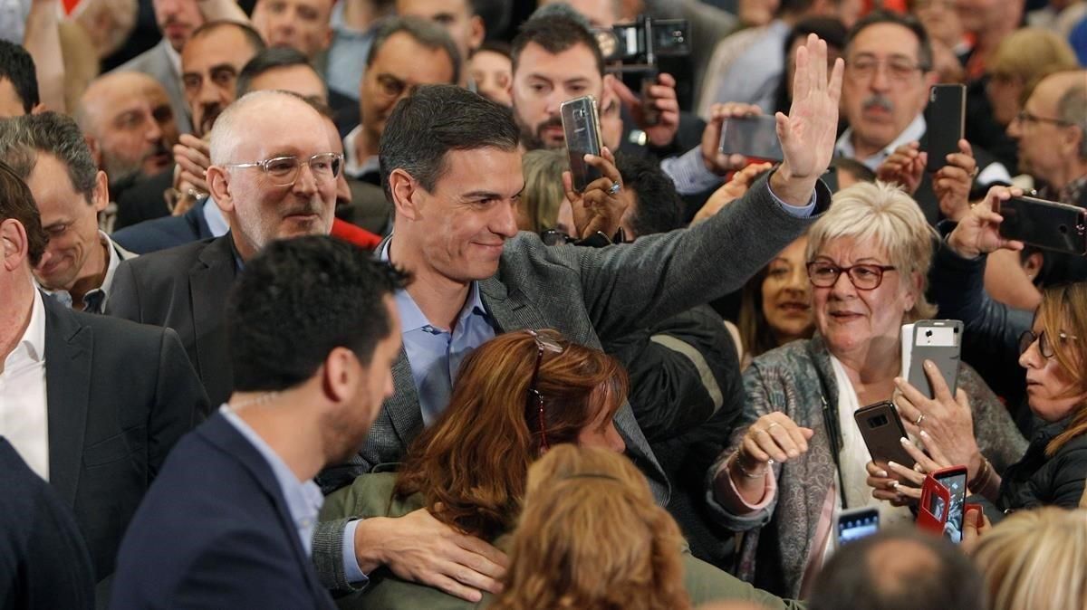 El presidente del Gobierno y secretario general del PSOE, Pedro Sánchez, durante el mitin de este sábado en la Universidad de Alicante. El presidente del Gobierno y secretario general del PSOE, Pedro Sánchez, durante el mitin de este sábado en la Universidad de Alicante.