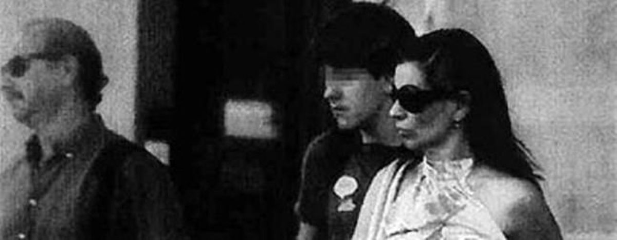 María Victoria Álvarez, expareja de Jordi Pujol Ferrusola, a la salida del restaurante de Barcelona en el que se citó con la presidenta del PPC, Alicia Sánchez Camacho, en la imagen tomada por la agencia de detectives Método 3 que publica ’El Mundo’. María Victoria Álvarez, expareja de Jordi Pujol Ferrusola, a la salida del restaurante de Barcelona en el que se citó con la presidenta del PPC, Alicia Sánchez Camacho, en la imagen tomada por la agencia de detectives Método 3 que publica ’El Mundo’.