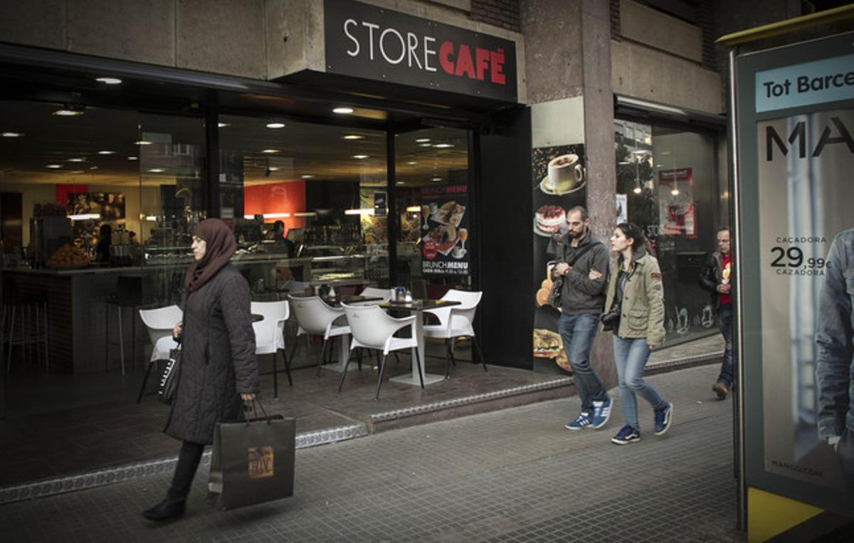 Establecimiento ’Store Café’, en Travessera de Dalt, Barcelona.