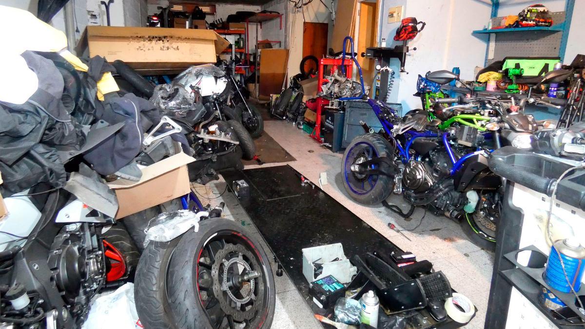 Detingut el responsable d’un taller clandestí que desballestava motos robades a Barcelona