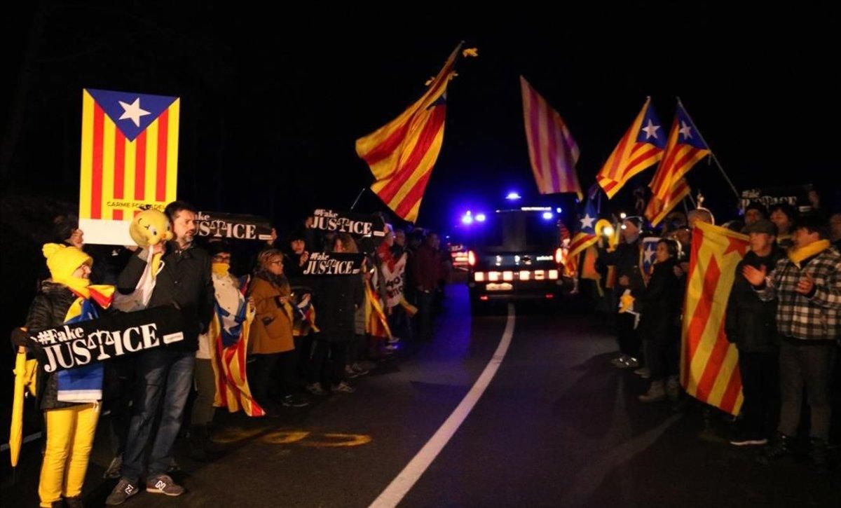 Traslado de Carme Forcadell de la cárcel de Mas d’Enric en el Catllar a Brians. Traslado de Carme Forcadell de la cárcel de Mas d’Enric en el Catllar a Brians.
