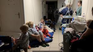Del hospital al búnker: la odisea de los pequeños pacientes ucranianos