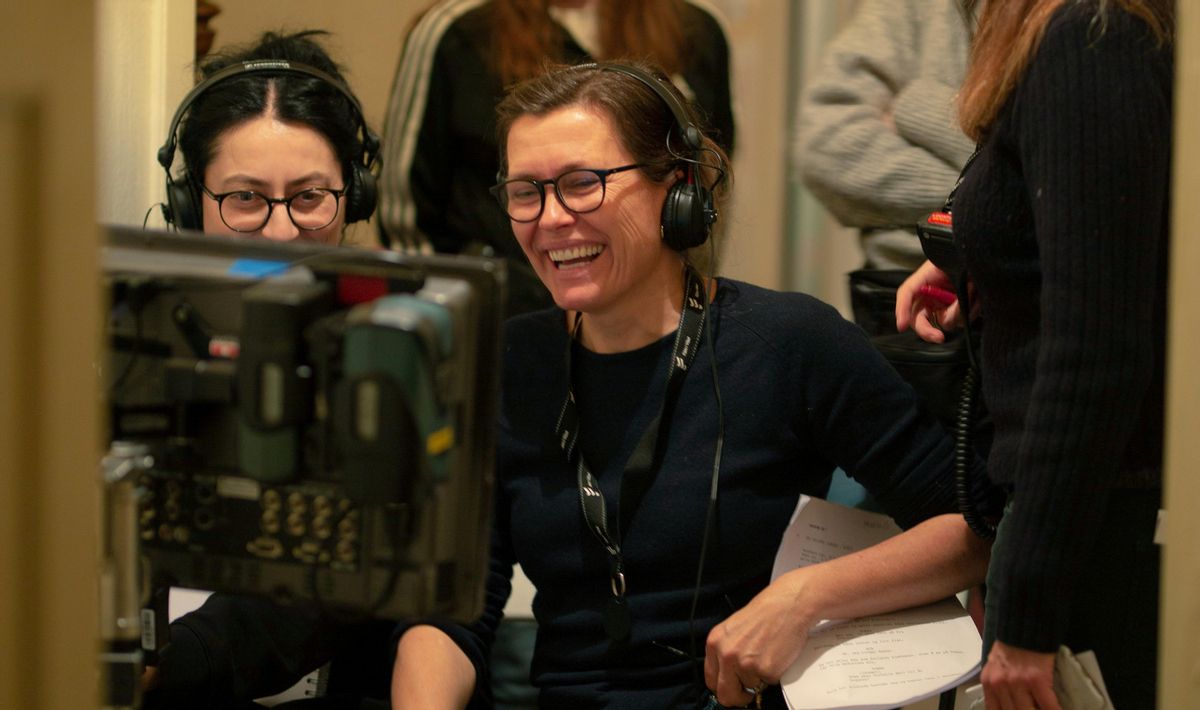 La directora de Hope, Maria Sodahl, sonriendo durante el rodaje. La directora de Hope, Maria Sodahl, sonriendo durante el rodaje.