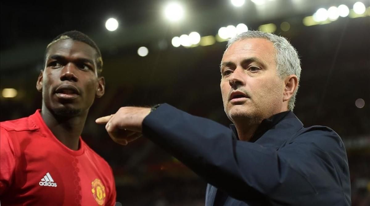 El enfado monumental de Mourinho con uno de sus asistentes técnicos El enfado monumental de Mourinho con uno de sus asistentes técnicos