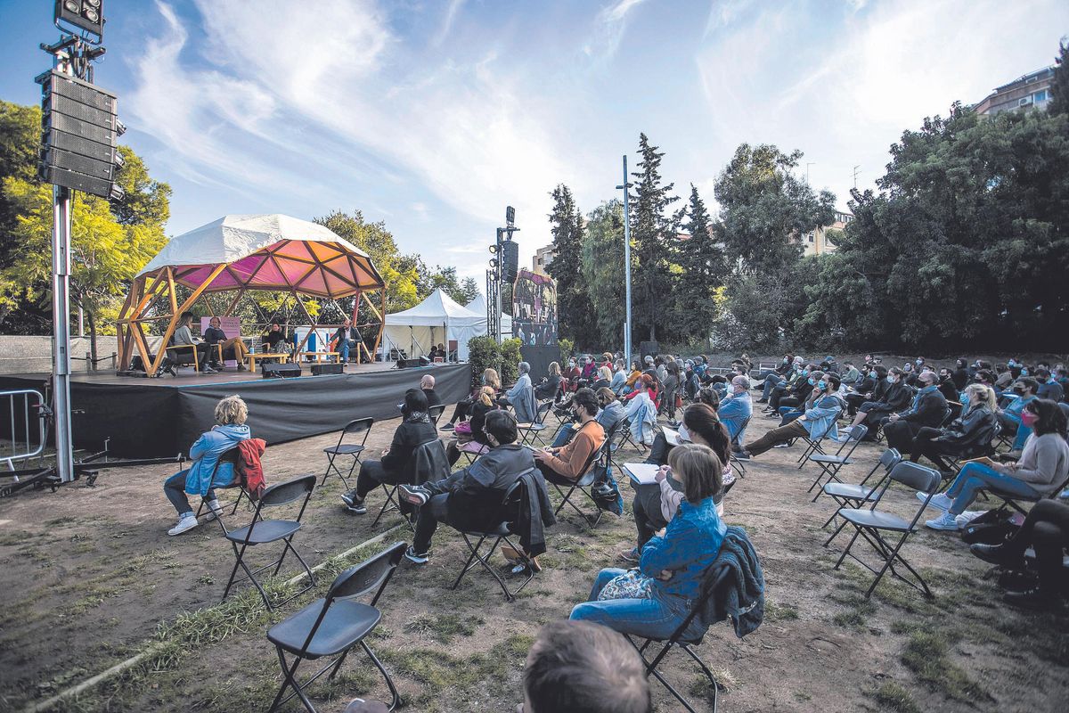 Se organizarán charlas, mesas redondas y ciclos de cine documental para empoderar a la ciudadanía y reforzar sus hábitos de alimentación. Se organizarán charlas, mesas redondas y ciclos de cine documental para empoderar a la ciudadanía y reforzar sus hábitos de alimentación.