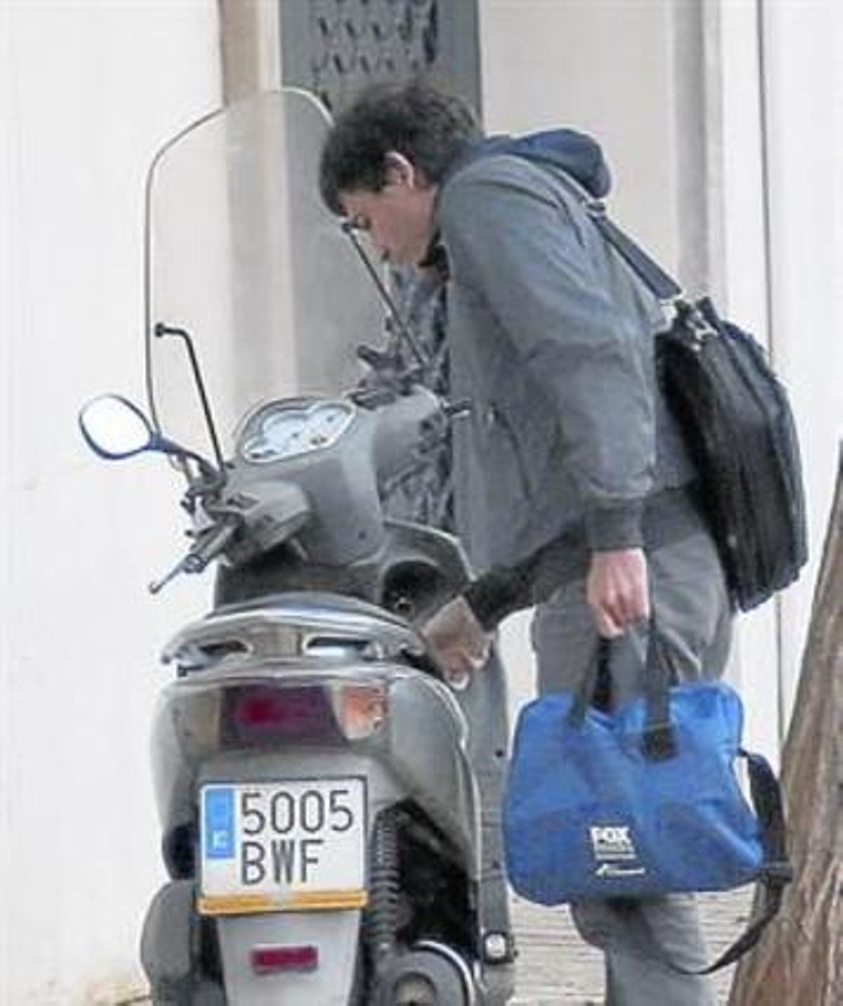 Oleguer Pujol sale de su casa, en la zona alta de Barcelona, el miércoles pasado. Oleguer Pujol sale de su casa, en la zona alta de Barcelona, el miércoles pasado.