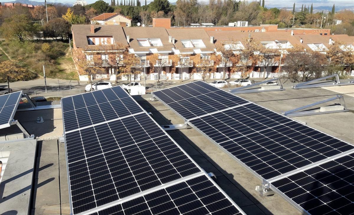 Tots els equipaments municipals de Mollet del Vallès funcionaran amb energia solar