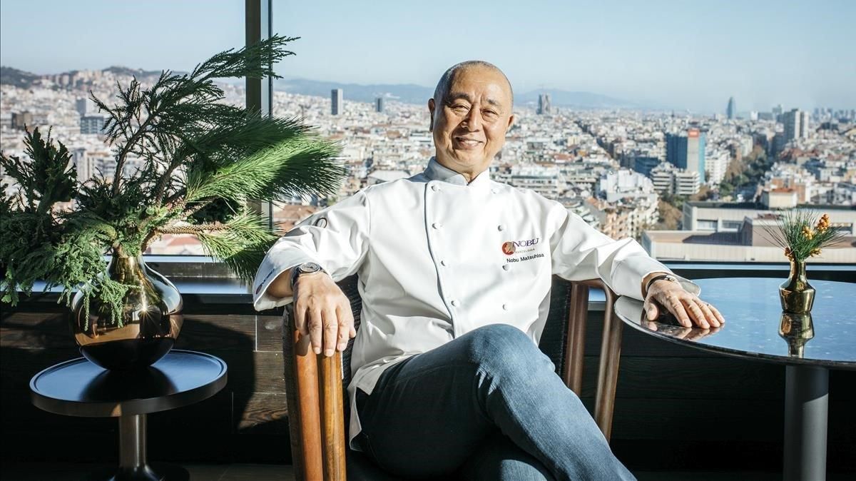 Nobu, con la ciudad detrás, durante la visita a Barcelona en el mes de diciembre. Nobu, con la ciudad detrás, durante la visita a Barcelona en el mes de diciembre.