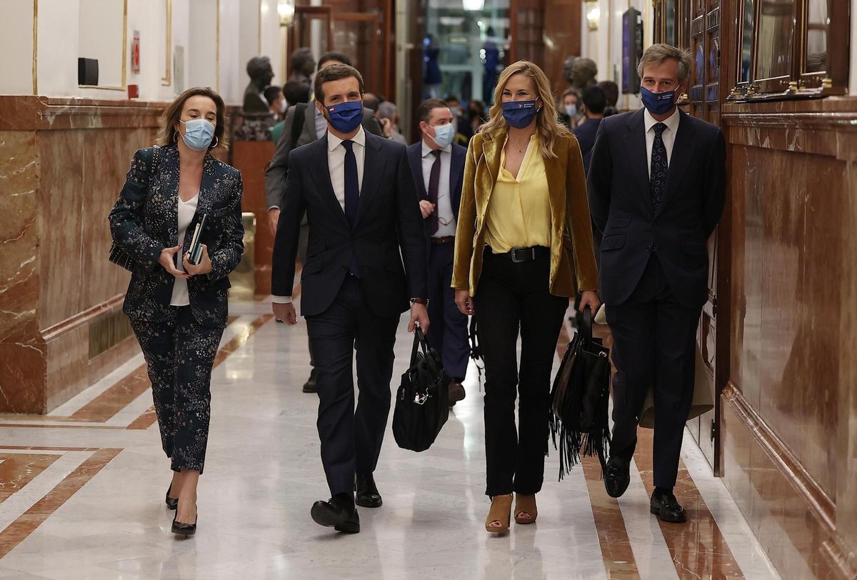 Casado abraza la crítica total: "Las familias no pueden celebrar la Navidad juntas por culpa del Gobierno" Casado abraza la crítica total: "Las familias no pueden celebrar la Navidad juntas por culpa del Gobierno"