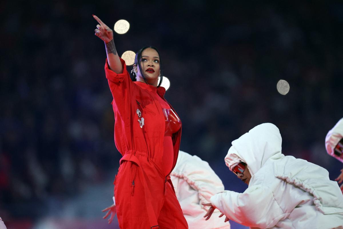 Rihanna, en la Super Bowl: todos los detalles de su look premamá