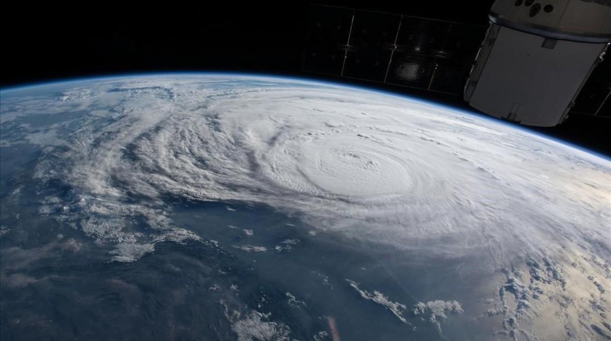 Una imagen del un huracán, desde la ISS de la Nasa Una imagen del un huracán, desde la ISS de la Nasa