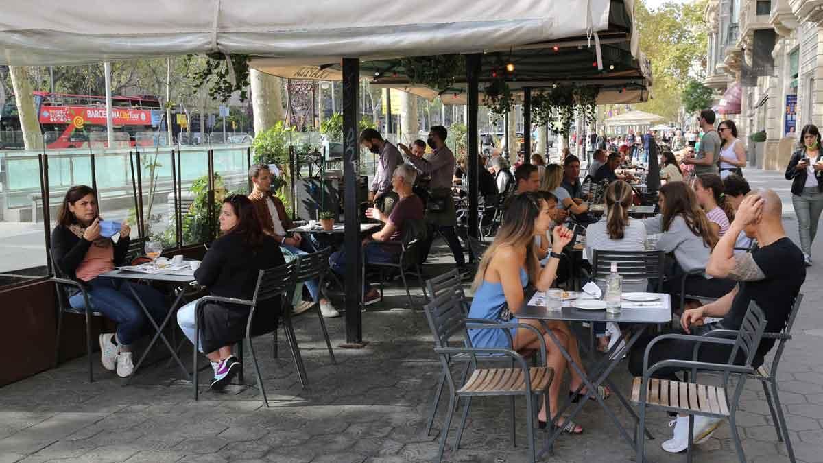 Barcelona obre 19 expedients sancionadors a terrasses irregulars de Ciutat Vella Barcelona obre 19 expedients sancionadors a terrasses irregulars de Ciutat Vella