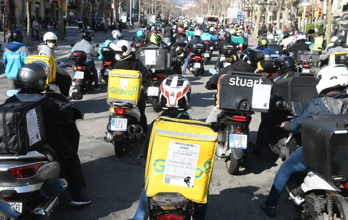 Nueva economía, viejas desigualdades: un 'rider' de un país rico cobra el 60% más que uno de un país pobre Nueva economía, viejas desigualdades: un 'rider' de un país rico cobra el 60% más que uno de un país pobre