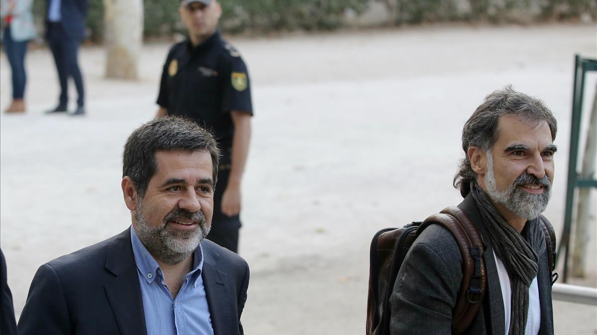 Jordi Sánchez y Jordi Cuixart a su llegada a la Audiencia Nacional, el pasado 16 de octubre.
