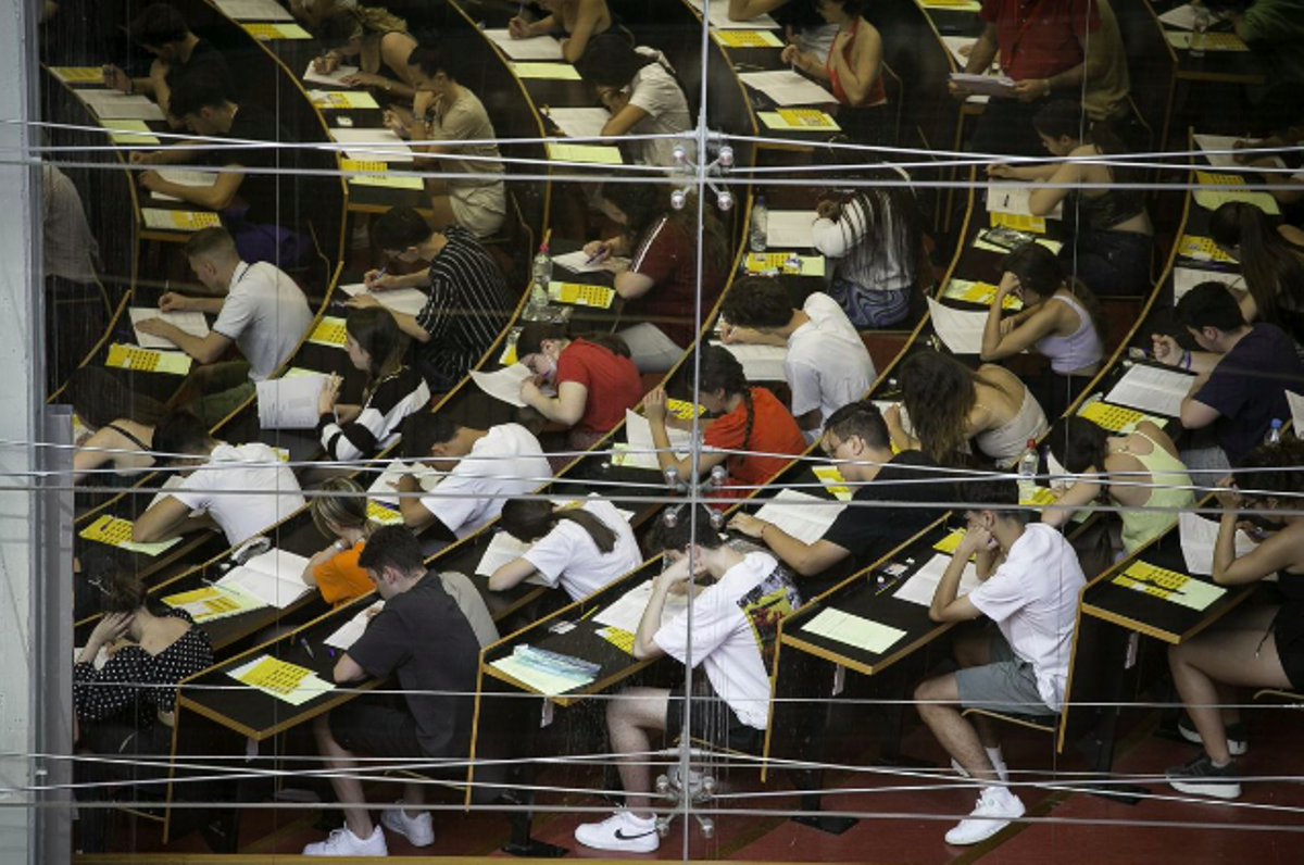 Només el 2,8% dels estudiants de Catalunya van fer la selectivitat en castellà