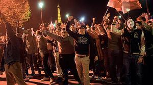 Disturbios, huelgas ilimitadas, cortes de carretera... Las protestas mutan en Francia