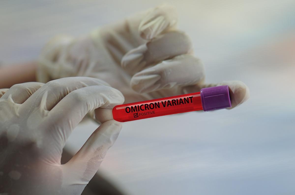Experts sanitaris adverteixen de possibles noves variants de covid arran de l’explosió de contagis a la Xina