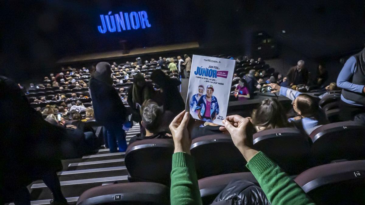 Crítica de teatro | 'Junior': Joan Pera, inmortal Crítica de teatro | 'Junior': Joan Pera, inmortal