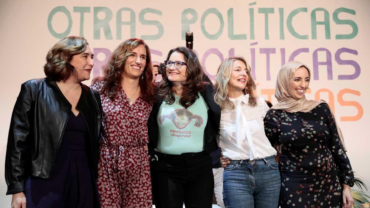 Ada Colau, Mónica García, Mónica Oltra, Yolanda Díaz y Fátima Hamed, en el encuentro ’Otras políticas’ celebrado en Valencia. Ada Colau, Mónica García, Mónica Oltra, Yolanda Díaz y Fátima Hamed, en el encuentro ’Otras políticas’ celebrado en Valencia.