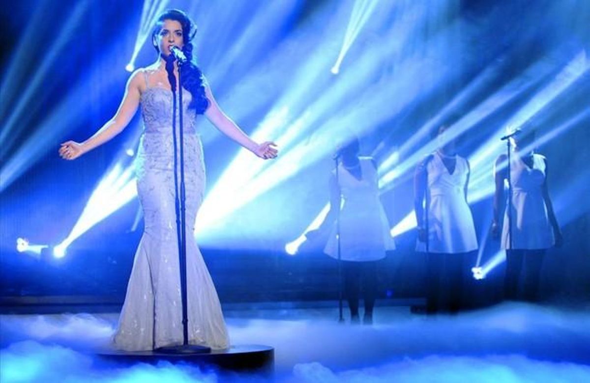 Ruth Lorenzo interpreta ’Dancing in the rain’, durante la gala en la que fue escogida para ir a Eurovisión. Ruth Lorenzo interpreta ’Dancing in the rain’, durante la gala en la que fue escogida para ir a Eurovisión.