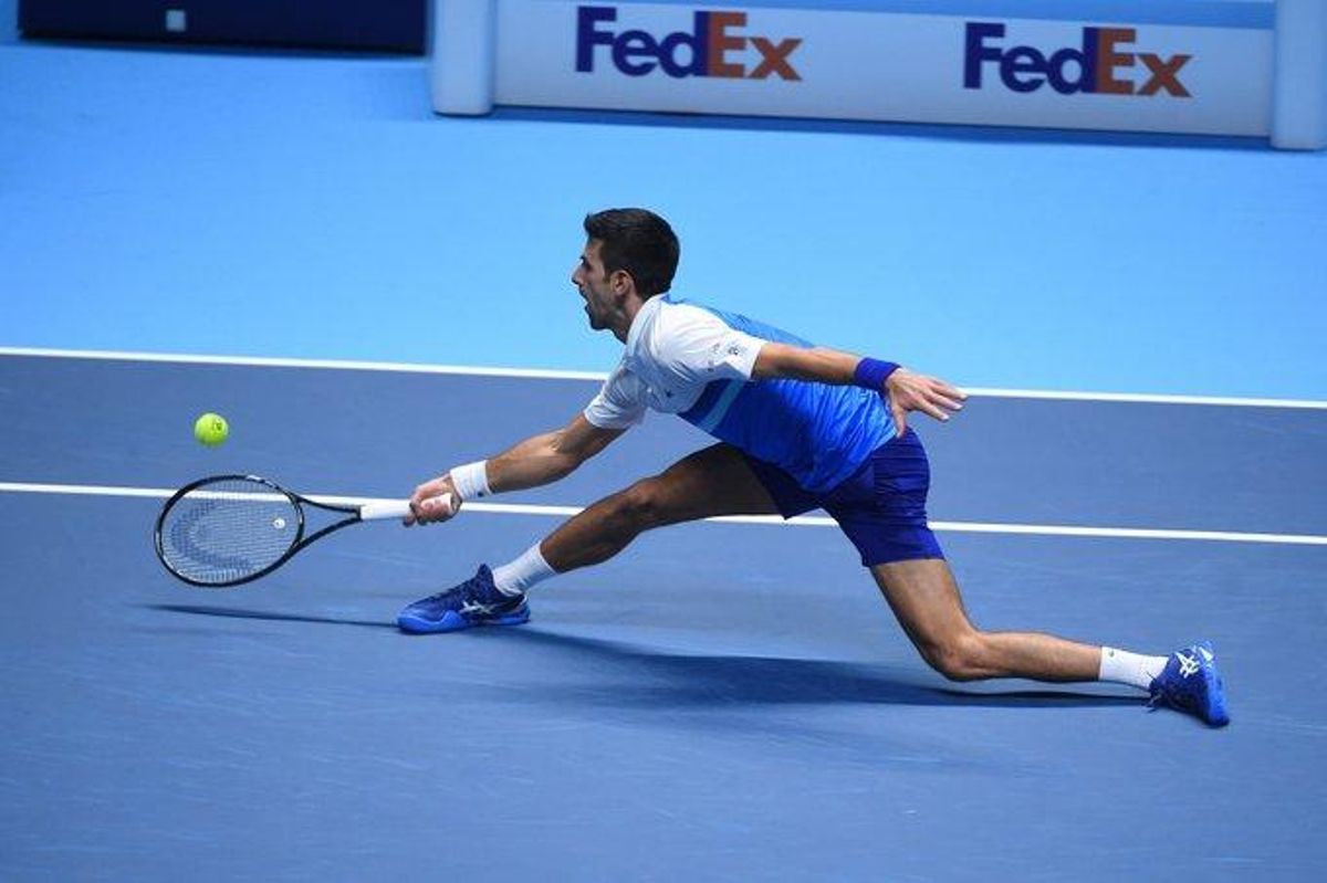 Djokovic devuelve una bola, ante Rublev. Djokovic devuelve una bola, ante Rublev.