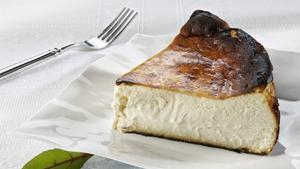 La célebre tarta de queso del restaurante La Viña (San Sebastián).