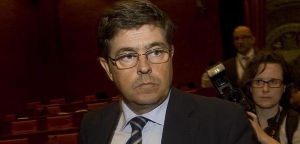 El director de relaciones institucionales de Ferrovial, Juan Elizaga, en el Parlament en junio del 2010. El director de relaciones institucionales de Ferrovial, Juan Elizaga, en el Parlament en junio del 2010.