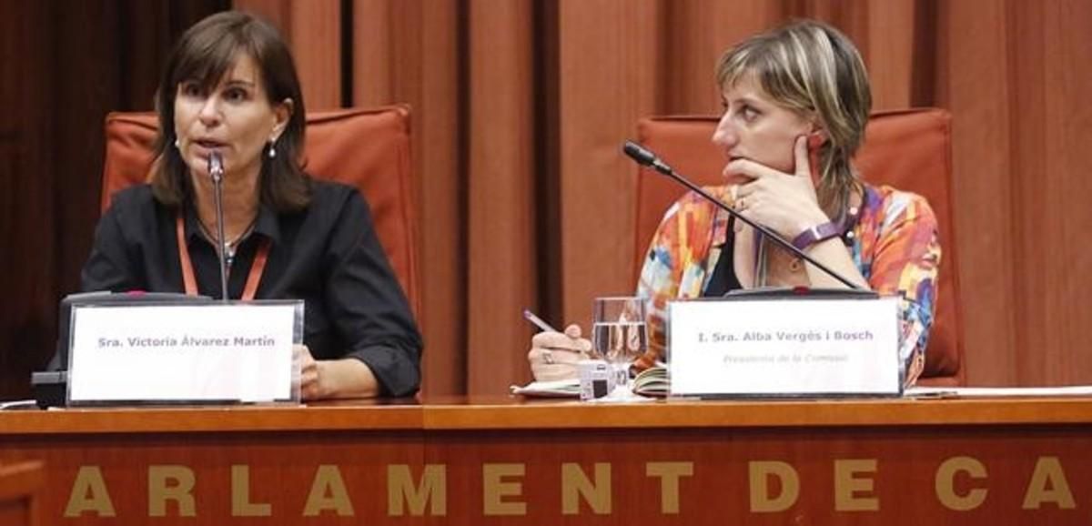 Javier de la Rosa calla y Victoria Álvarez defiende la 'operación Cataluña' Javier de la Rosa calla y Victoria Álvarez defiende la 'operación Cataluña'