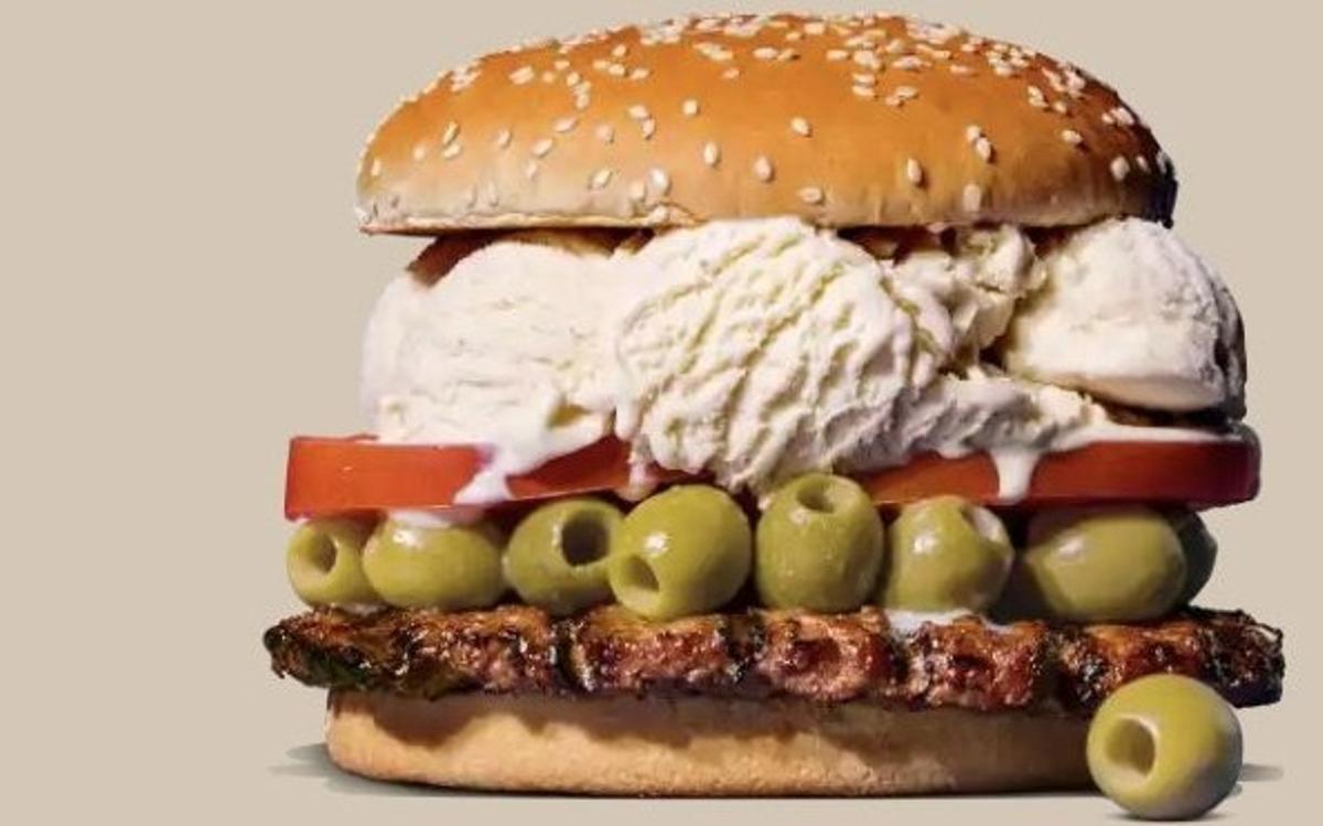 hamburguesa con helado de vainilla y aceitunas de Burger King Alemania. 