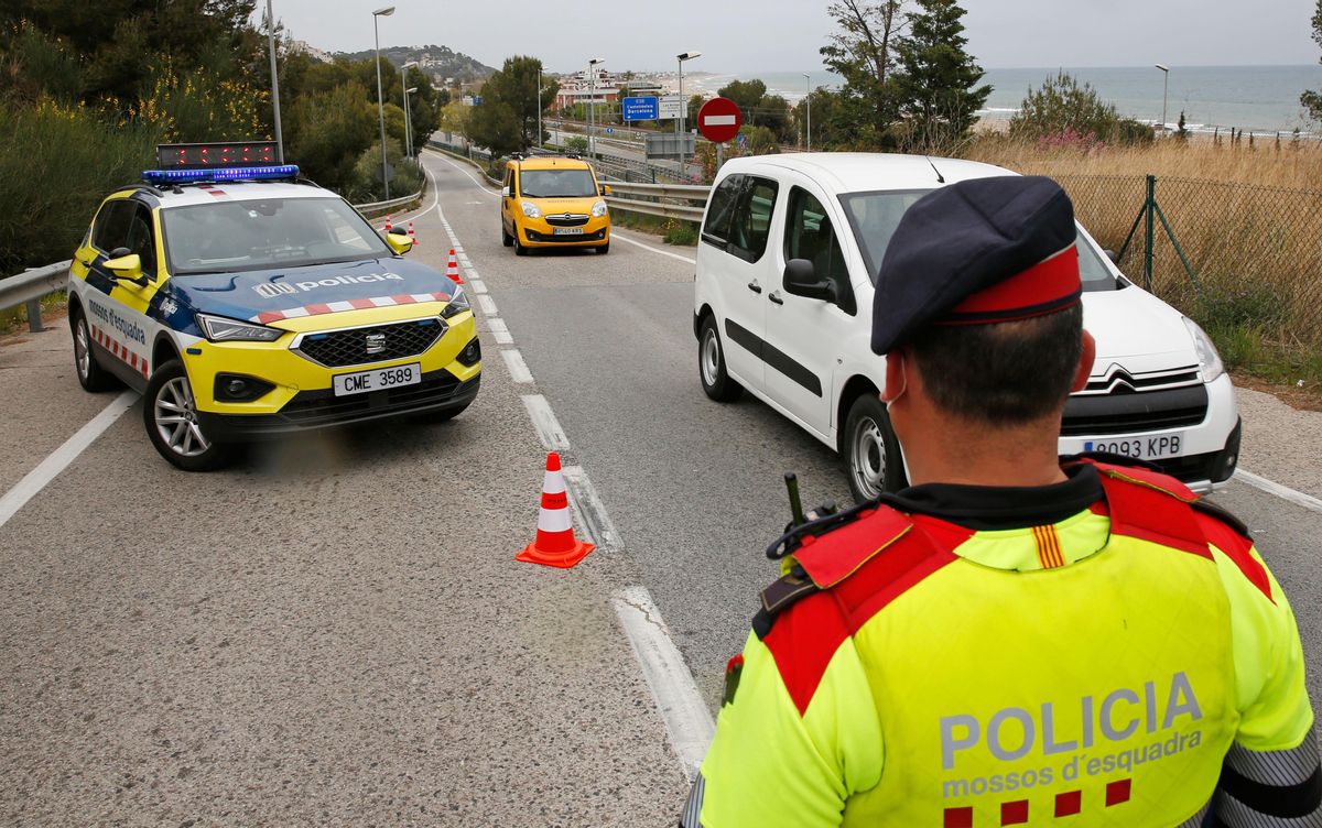 Control de los mossos el pasado 9 de abril en la C-31. Control de los mossos el pasado 9 de abril en la C-31.