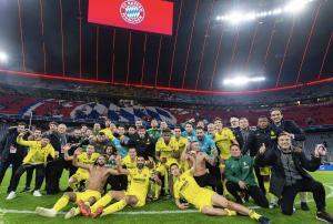 Los jugadores del Villarreal, en Múnich, festejan la eliminación del Bayern.