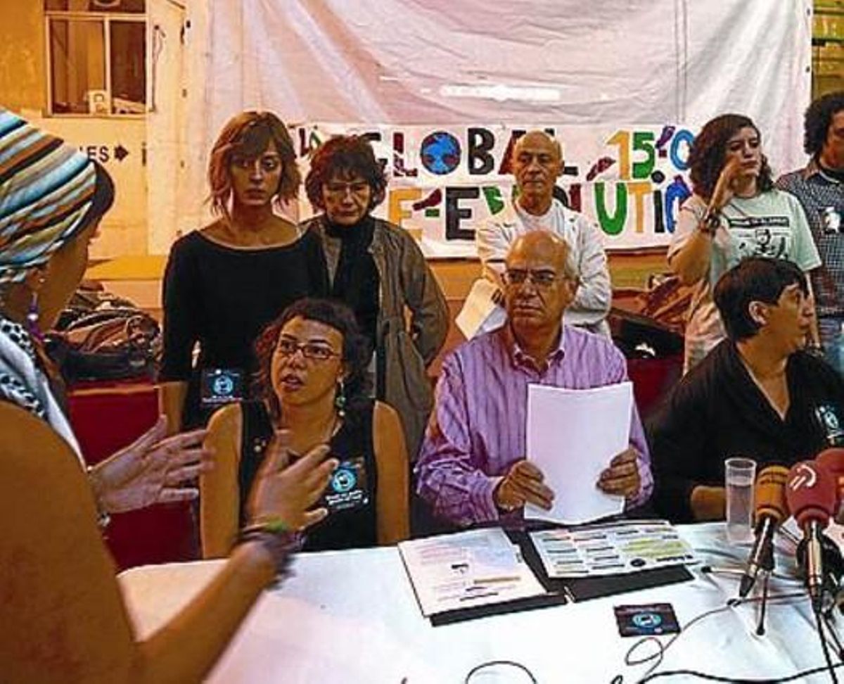 Los portavoces de los indignados, ayer. Los portavoces de los indignados, ayer.