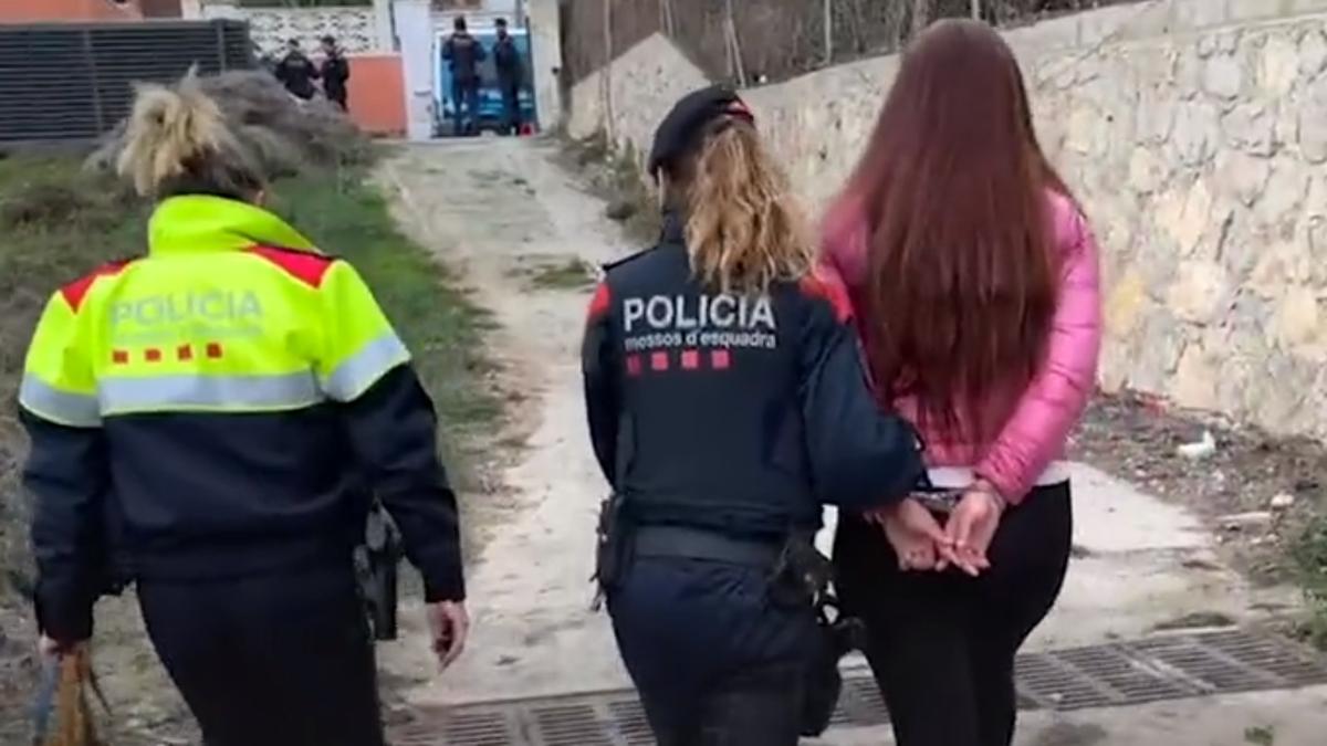 Los mossos desarticulan un grupo criminal dedicado a los robos con fuerza en domicilios