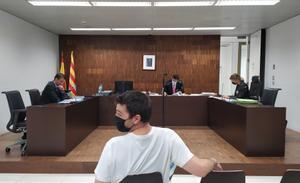 Juicio al 'estafador del amor' por engañar a dos prostitutas en Barcelona